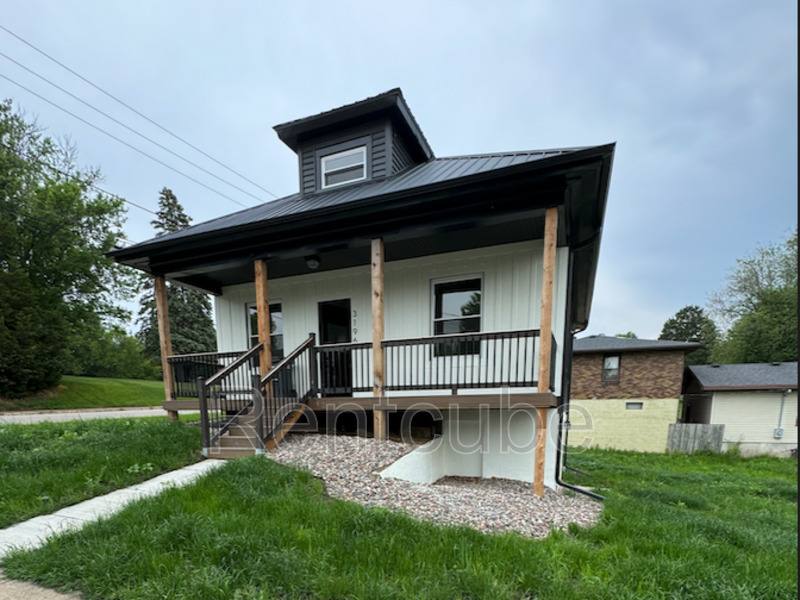 House for rent at 3196 Windsor Ave, Dubuque, IA 52001