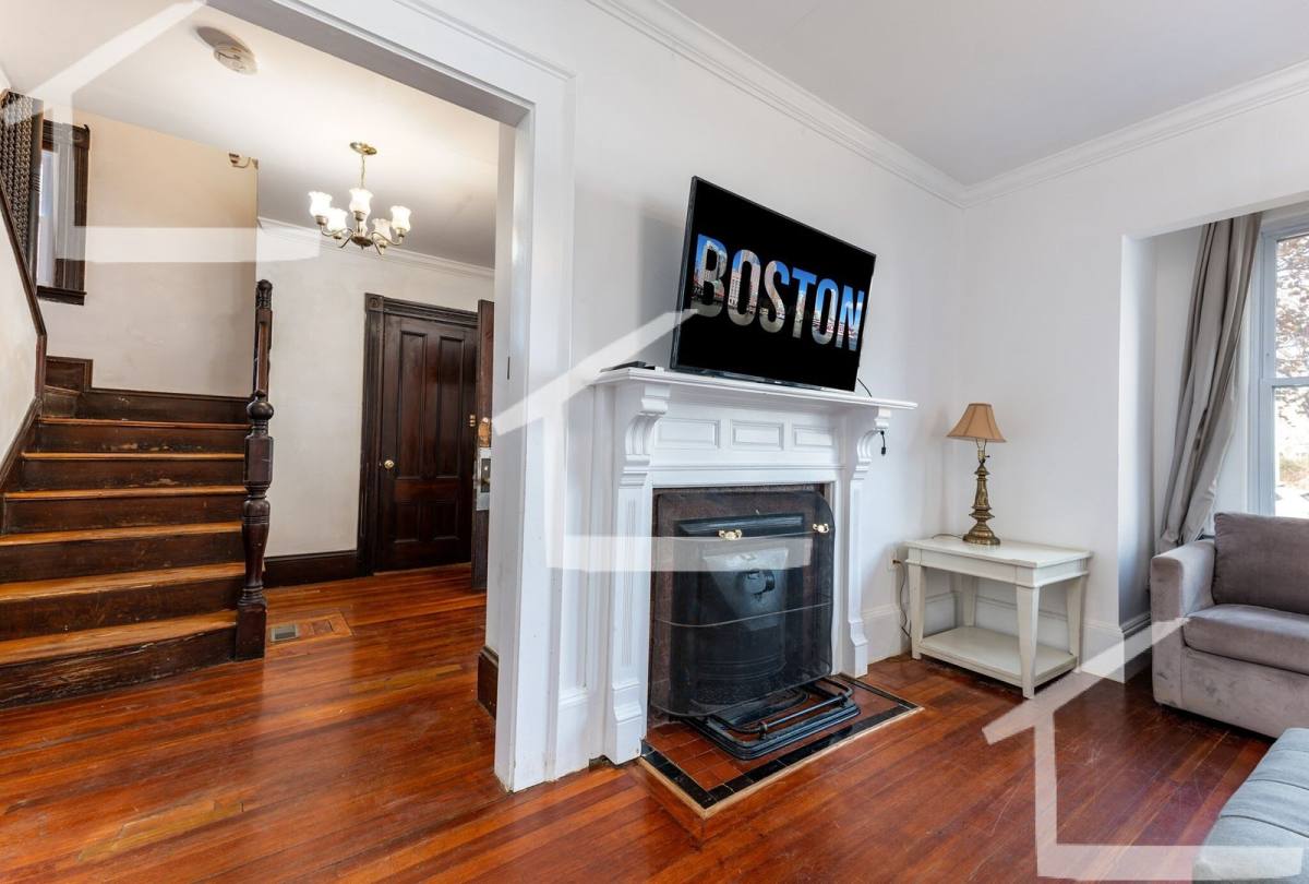 House for rent at 18 Holton St #1A, Allston, MA 02134
