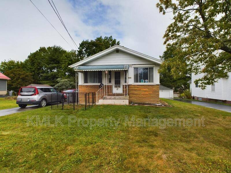 Apartment for rent at 1654 Wakefield Ave, Youngstown, OH 44514