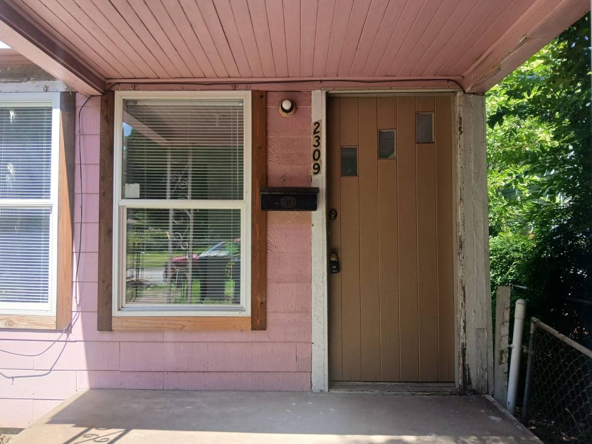 Apartment for rent at 2309-2311 Idaho Ave, Dallas, TX 75216