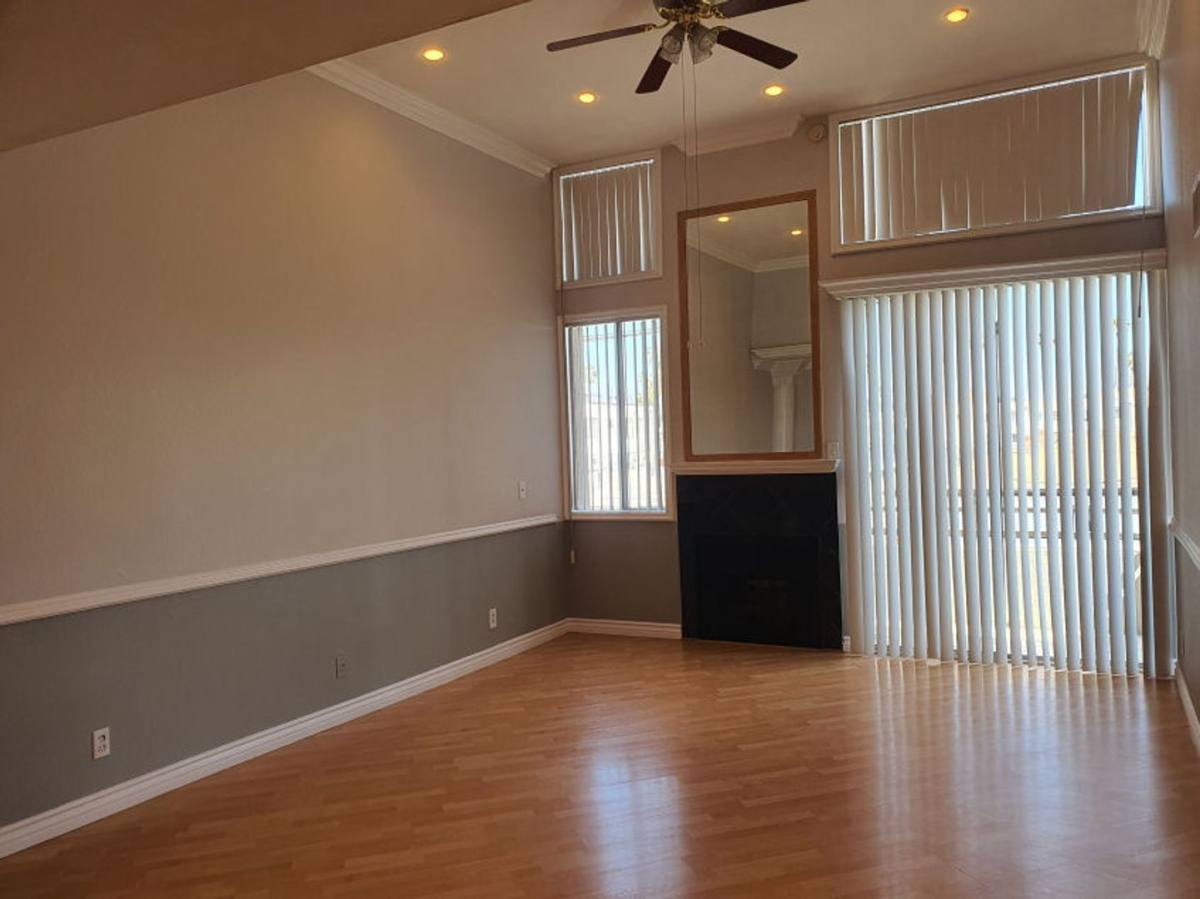 Apartment for rent at 940 N Ardmore Ave, Los Angeles, CA 90029