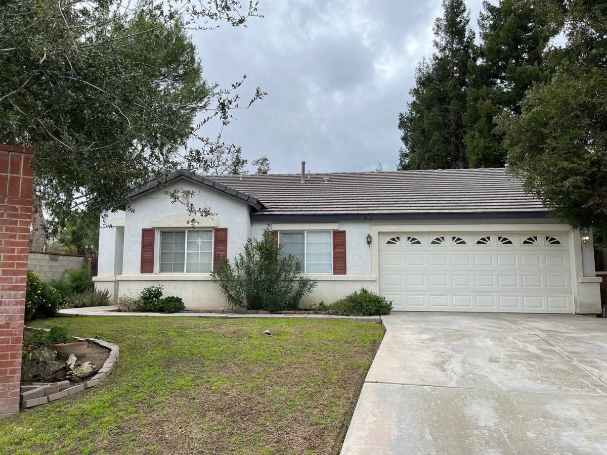 House for rent at 825 Astoria Park Dr, Bakersfield, CA 93311