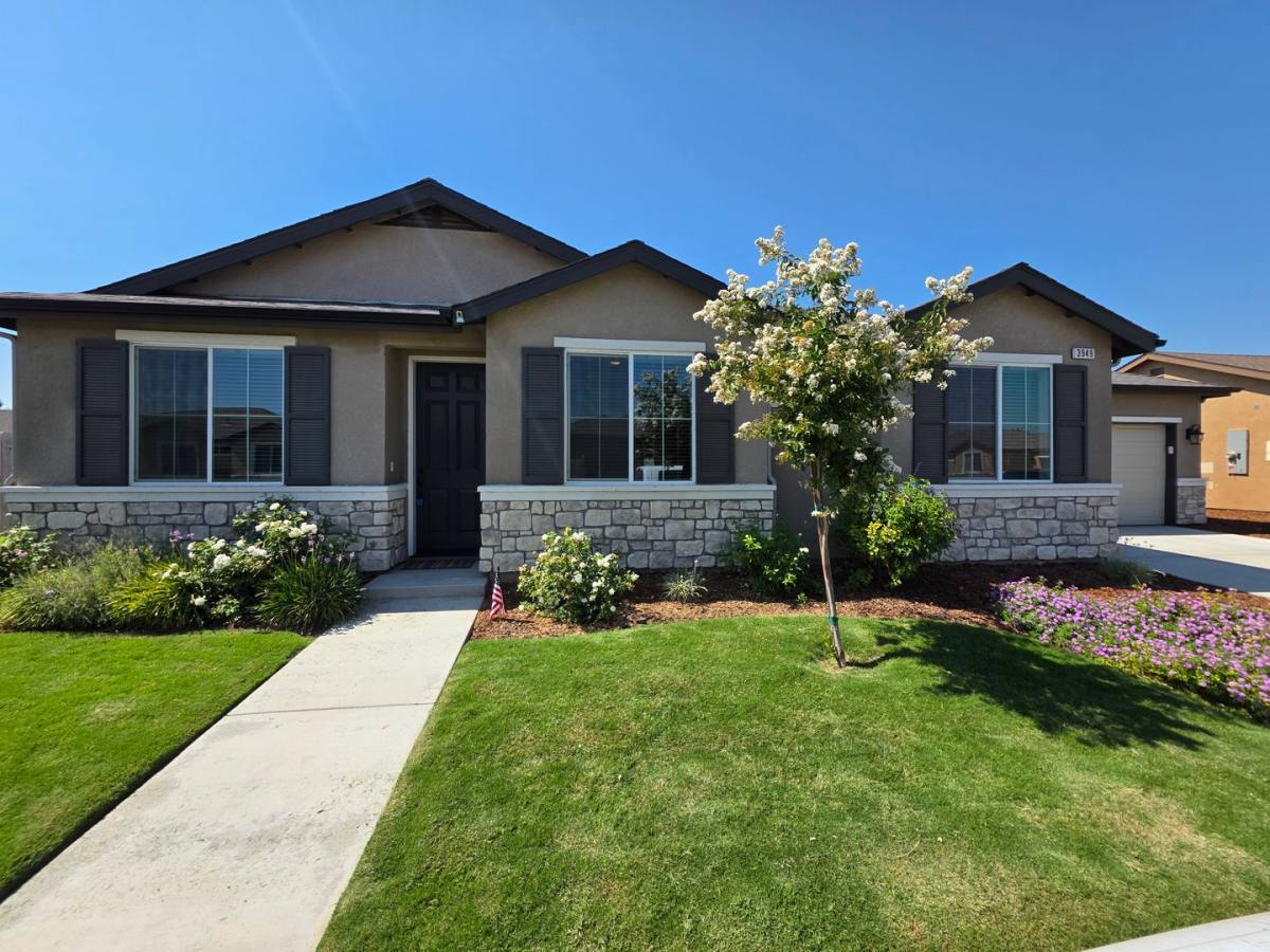 House for rent at 3949 W Nellis Ave, Visalia, CA 93277