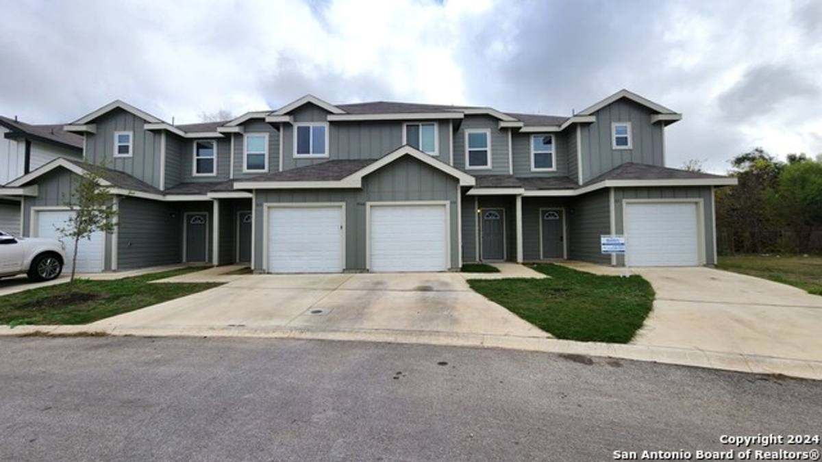 Apartment for rent at 9926 Hazy Bend, San Antonio, TX 78233
