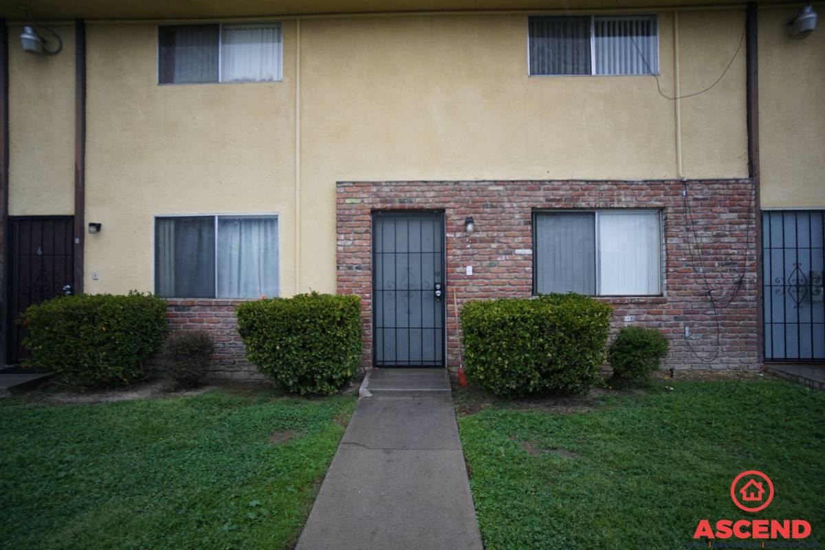 Apartment for rent at 530 Oregon St, Bakersfield, CA 93305