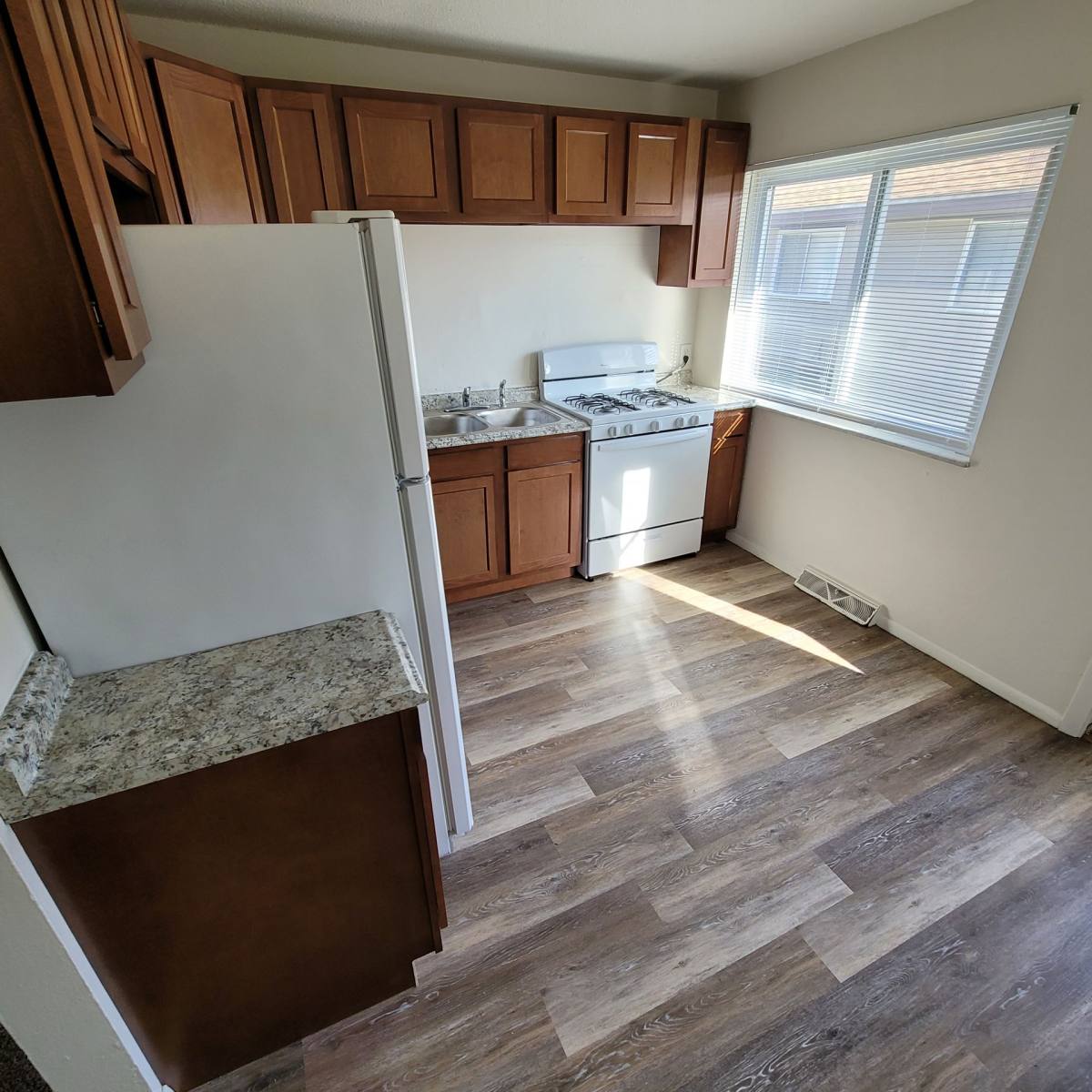 Apartment for rent at 31 S McCord Rd, Holland, OH 43528