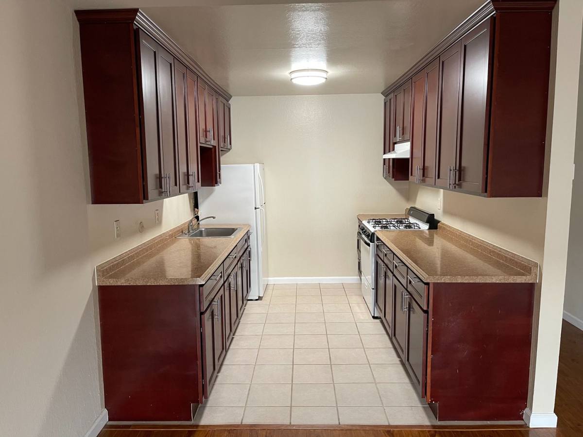 Apartment for rent at 88th St, Daly City, CA 94015