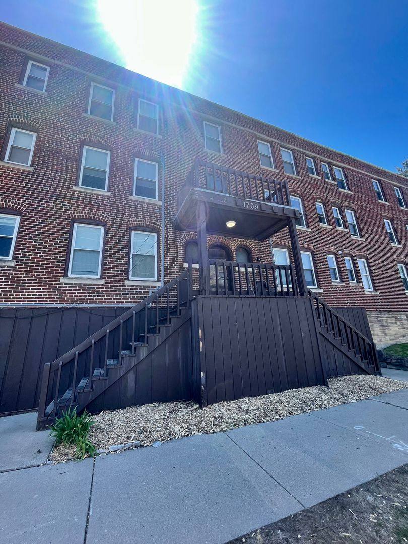 Apartment for rent at 1709 E Park Place, Milwaukee, WI 53211