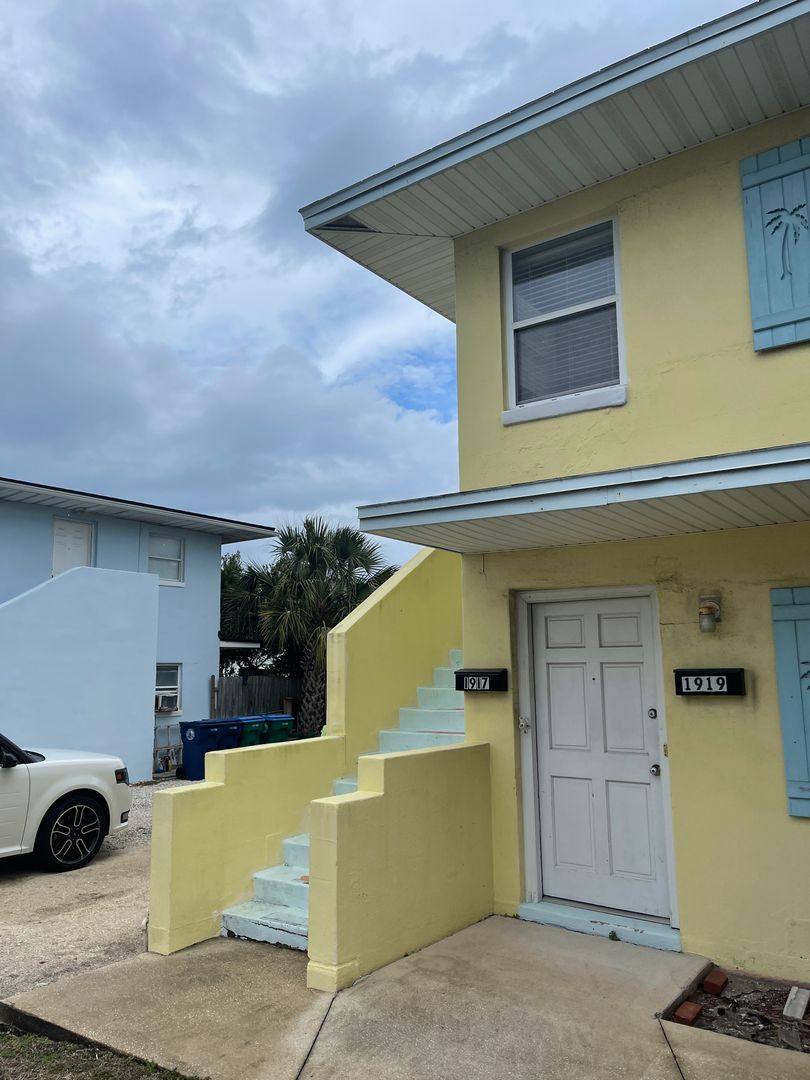 Apartment for rent at 1917 1st St, Neptune Beach, FL 32266