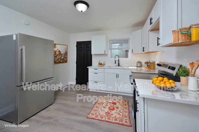 Apartment for rent at 1522 N Roxboro St, Durham, NC 27701