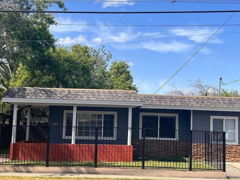 House for rent at 689 Santiago Ave, Sacramento, CA 95815