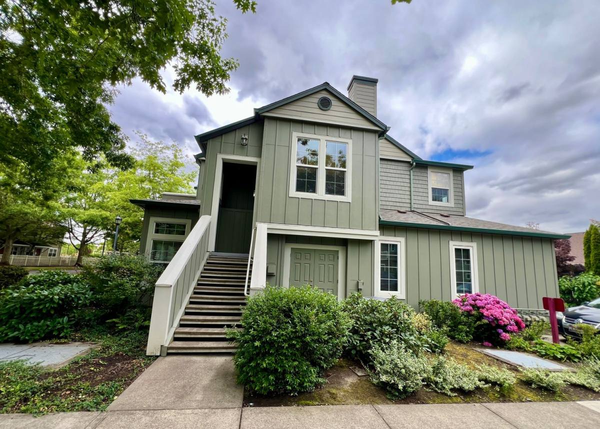 Townhouse for rent at 1509 NE 65th Ave, Hillsboro, OR 97124