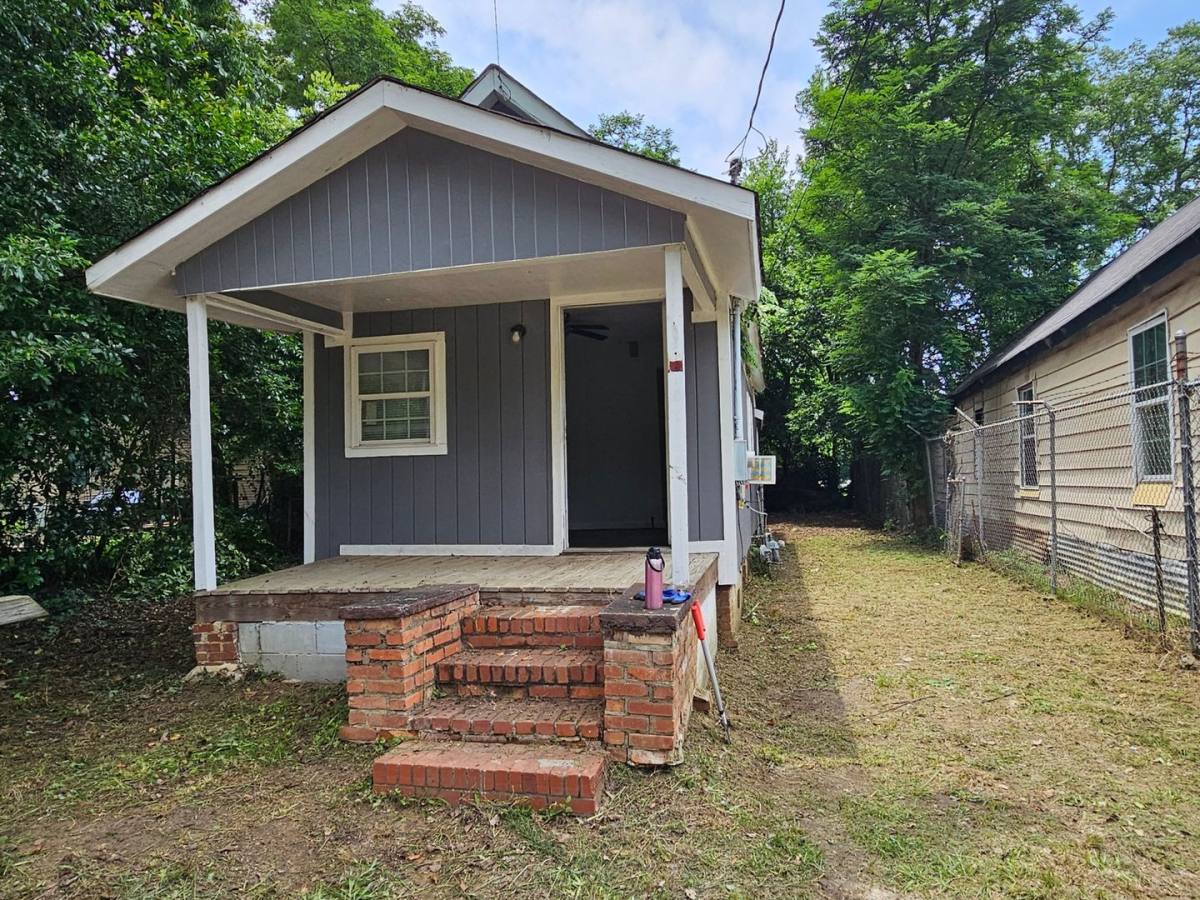 House for rent at 1012 Pine St, Fort Valley, GA 31030