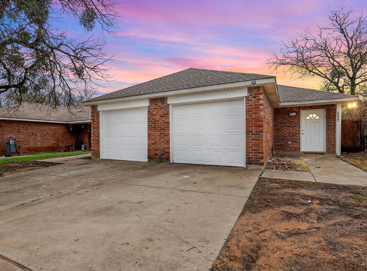 Apartment for rent at 4966 -68 Willie St, Fort Worth, TX 76105