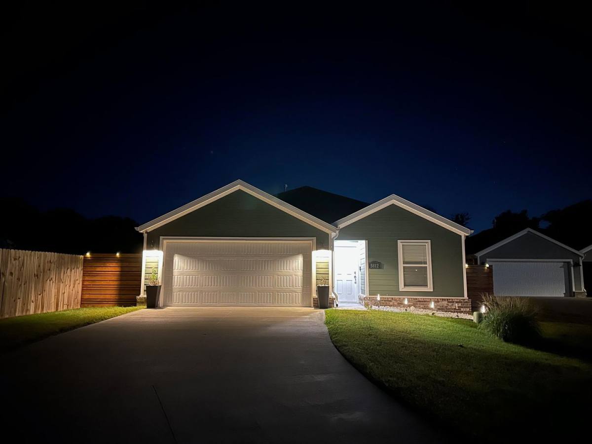 House for rent at 5812 W Greens Chapel Rd, Fayetteville, AR 72704
