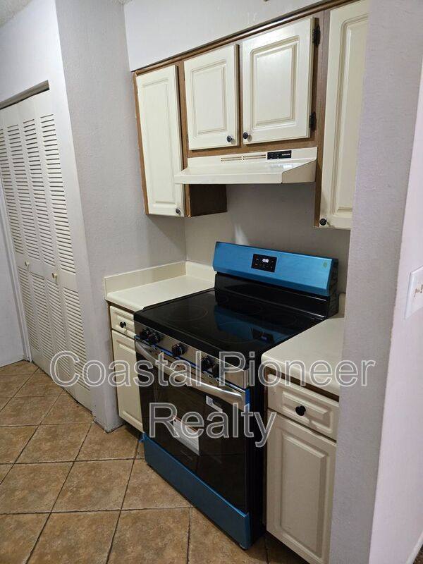 Condo for rent at 7511 Pitch Pine Circle #D, Tampa, FL 33617