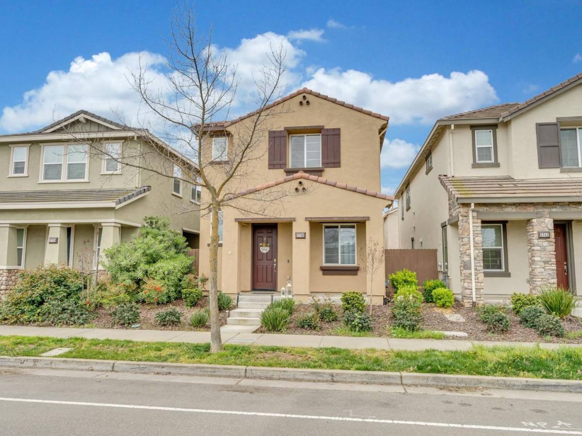 House for rent at 3736 Hovnanian Dr, Sacramento, CA 95834