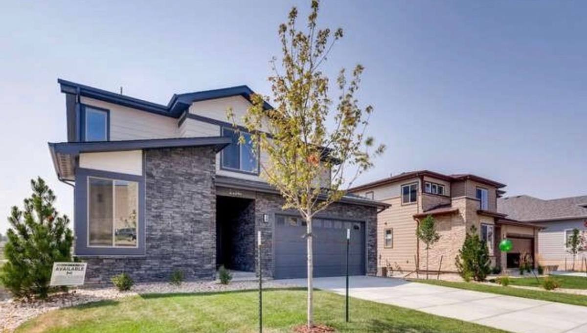 House for rent at 22561 E Hinsdale Ave, Aurora, CO 80016