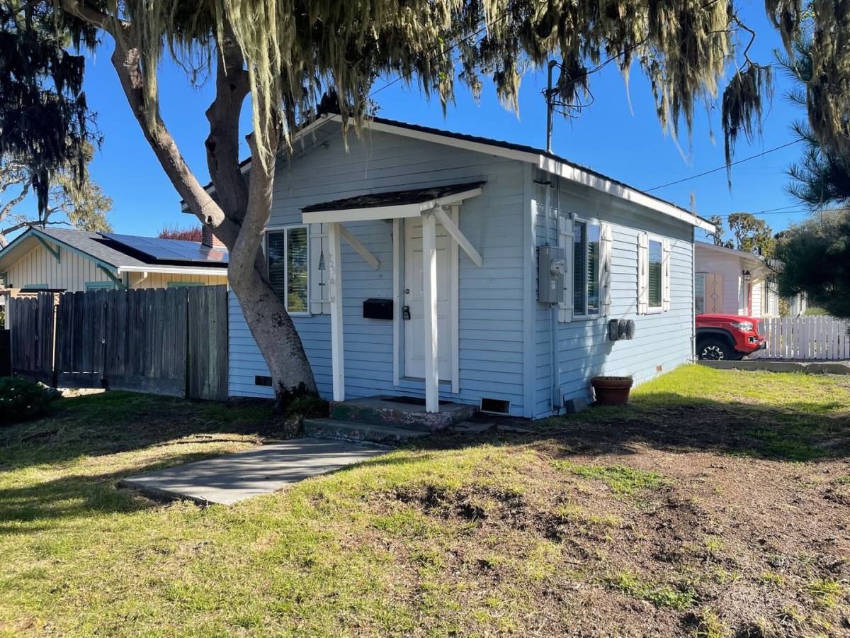 House for rent at 725 Granite St, Pacific Grove, CA 93950