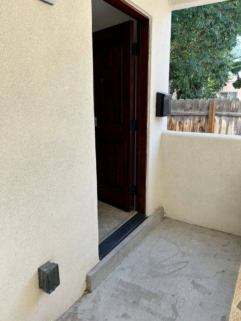 Townhouse for rent at 1010 Lead Ave SW, Albuquerque, NM 87102