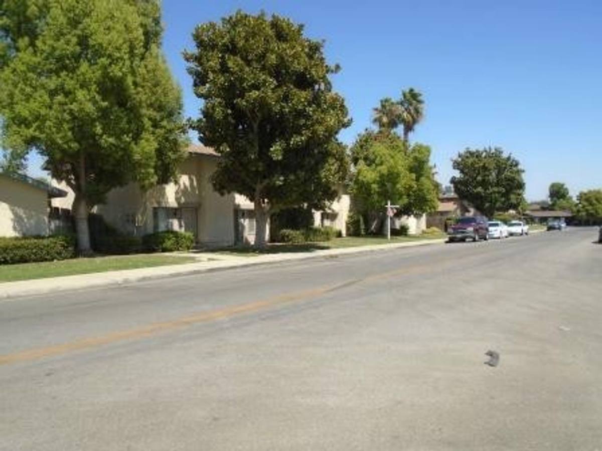 Apartment for rent at 4720 Buckley Way, 1-12, Bakersfield, CA 93309