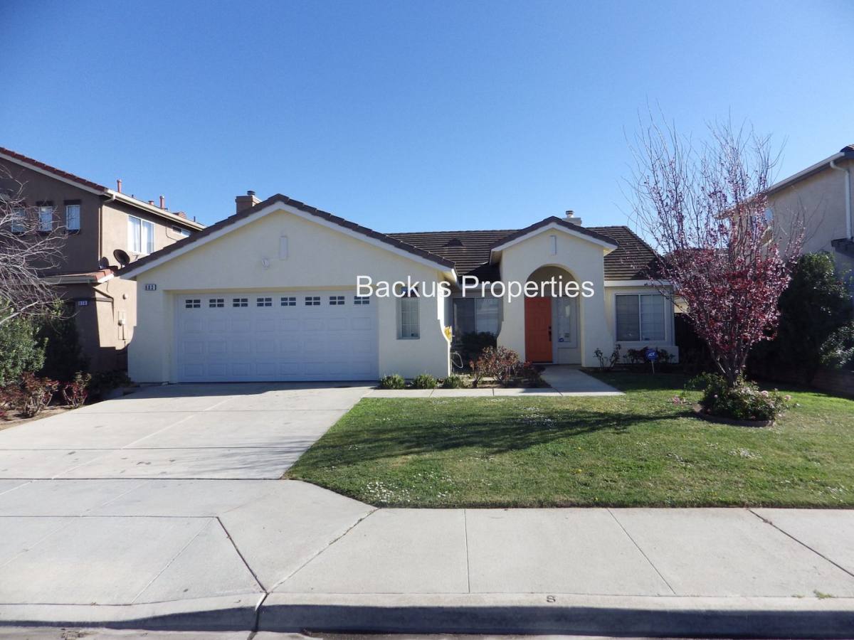 House for rent at 883 Chamise Dr, Salinas, CA 93905