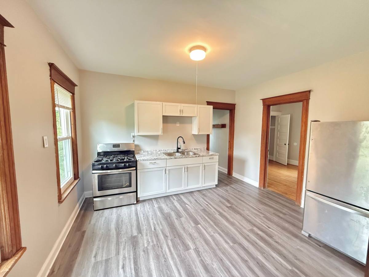 Apartment for rent at 184-186 Warwick Ave, Rochester, NY 14611