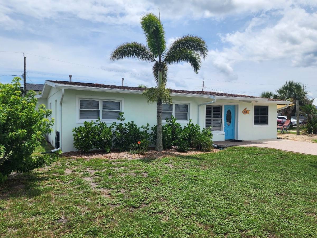 House for rent at 819 E 24th Ave, New Smyrna Beach, FL 32169