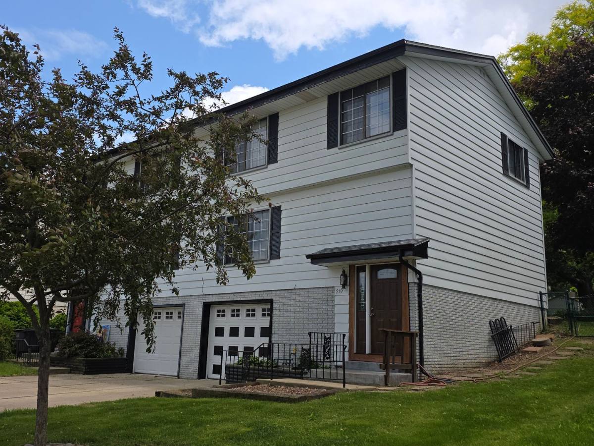 Townhouse for rent at 219 McDivitt Lane, Mukwonago, WI 53149