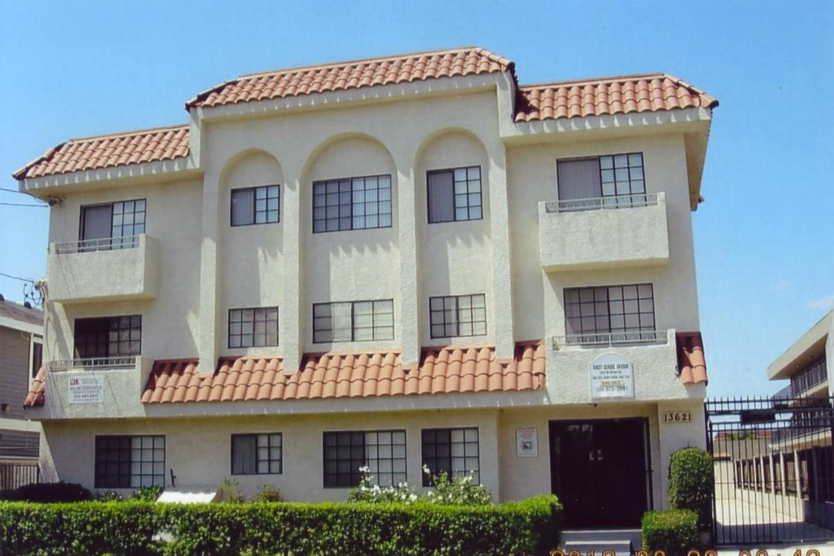 Apartment for rent at 13621 Cerise, Hawthorne, CA 90250