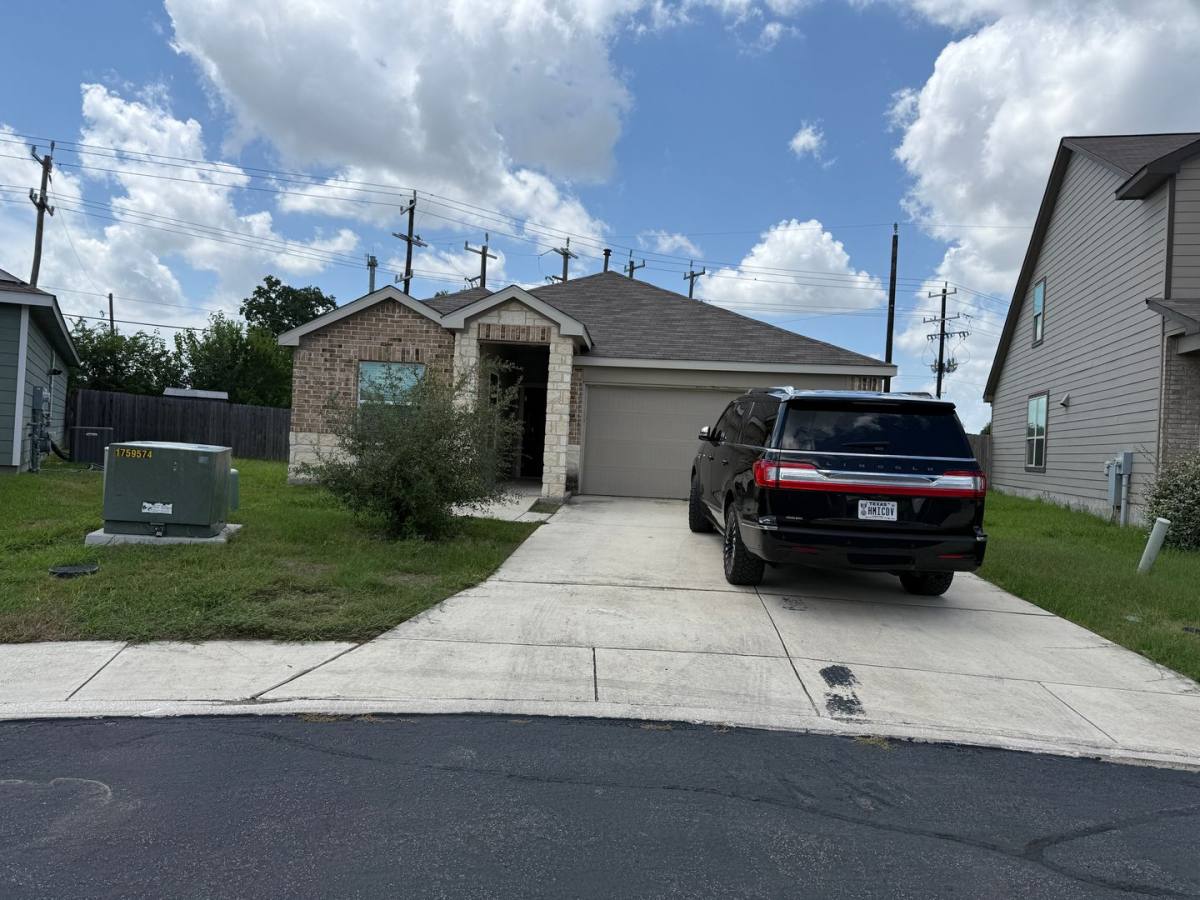 House for rent at 6746-HIBISCUS Falls, San Antonio, TX 78218