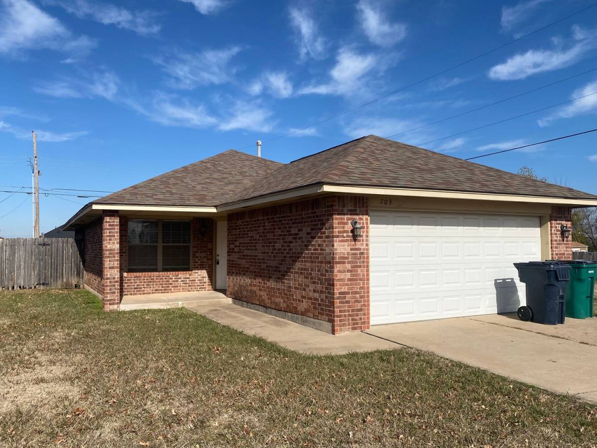 House for rent at 703 NW 110th St, Oklahoma City, OK 73114
