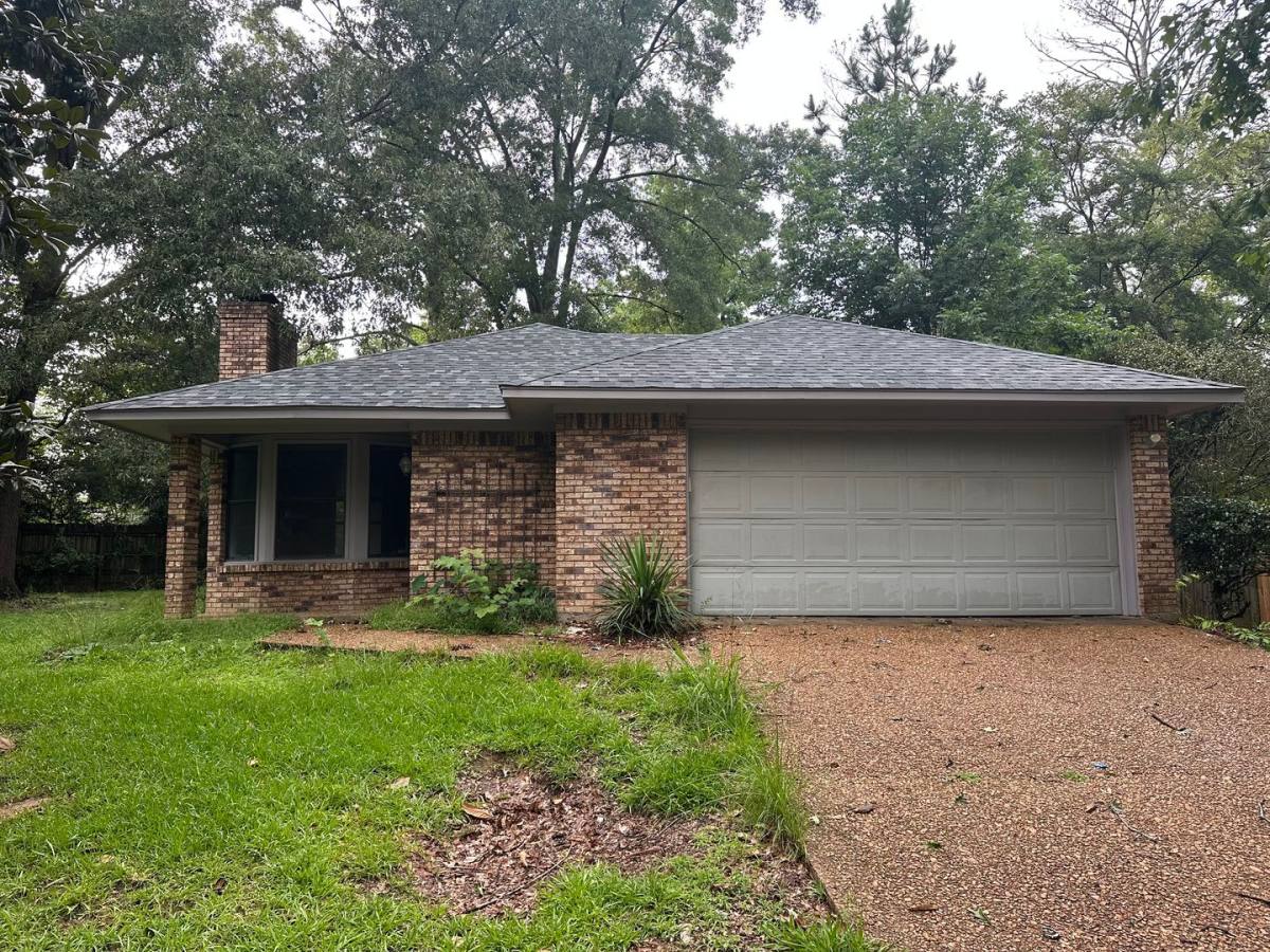House for rent at 422 Jeanette Circle, Jackson, MS 39212