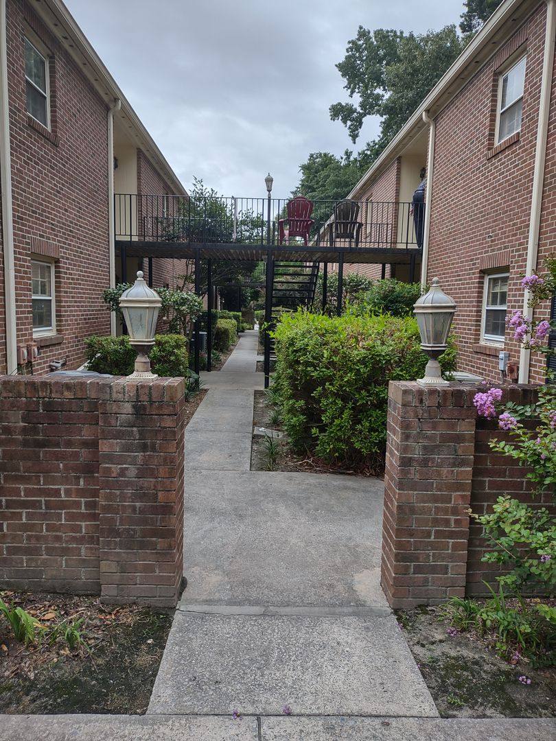 Condo for rent at 5516 Lakeshore Dr, Columbia, SC 29206
