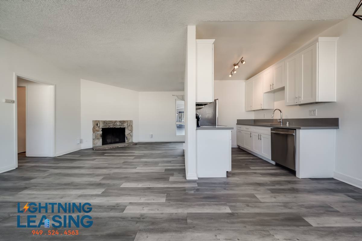 Apartment for rent at 326 W Queens St #11D, Inglewood, CA 90301