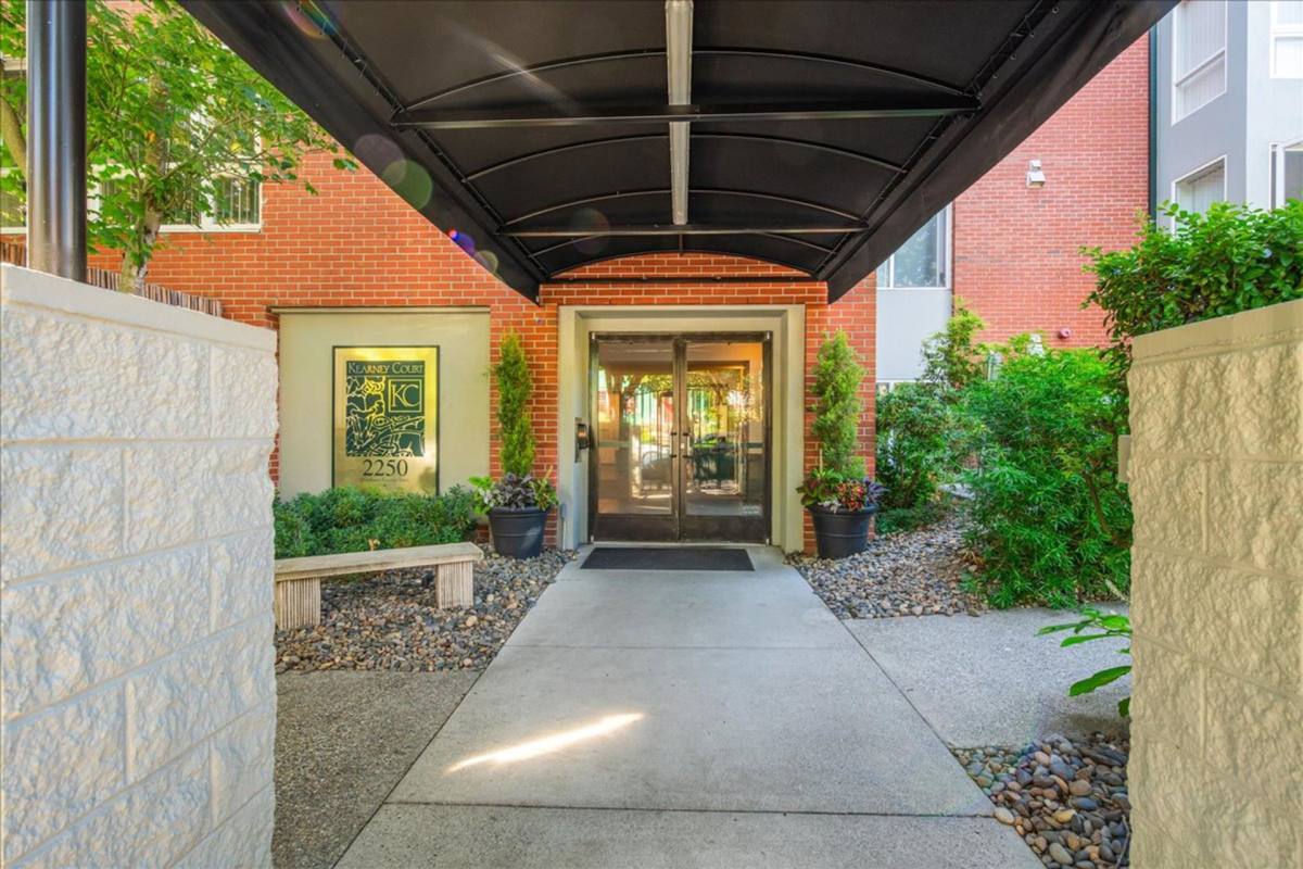 Apartment for rent at 2250 NW Kearney St, Portland, OR 97210
