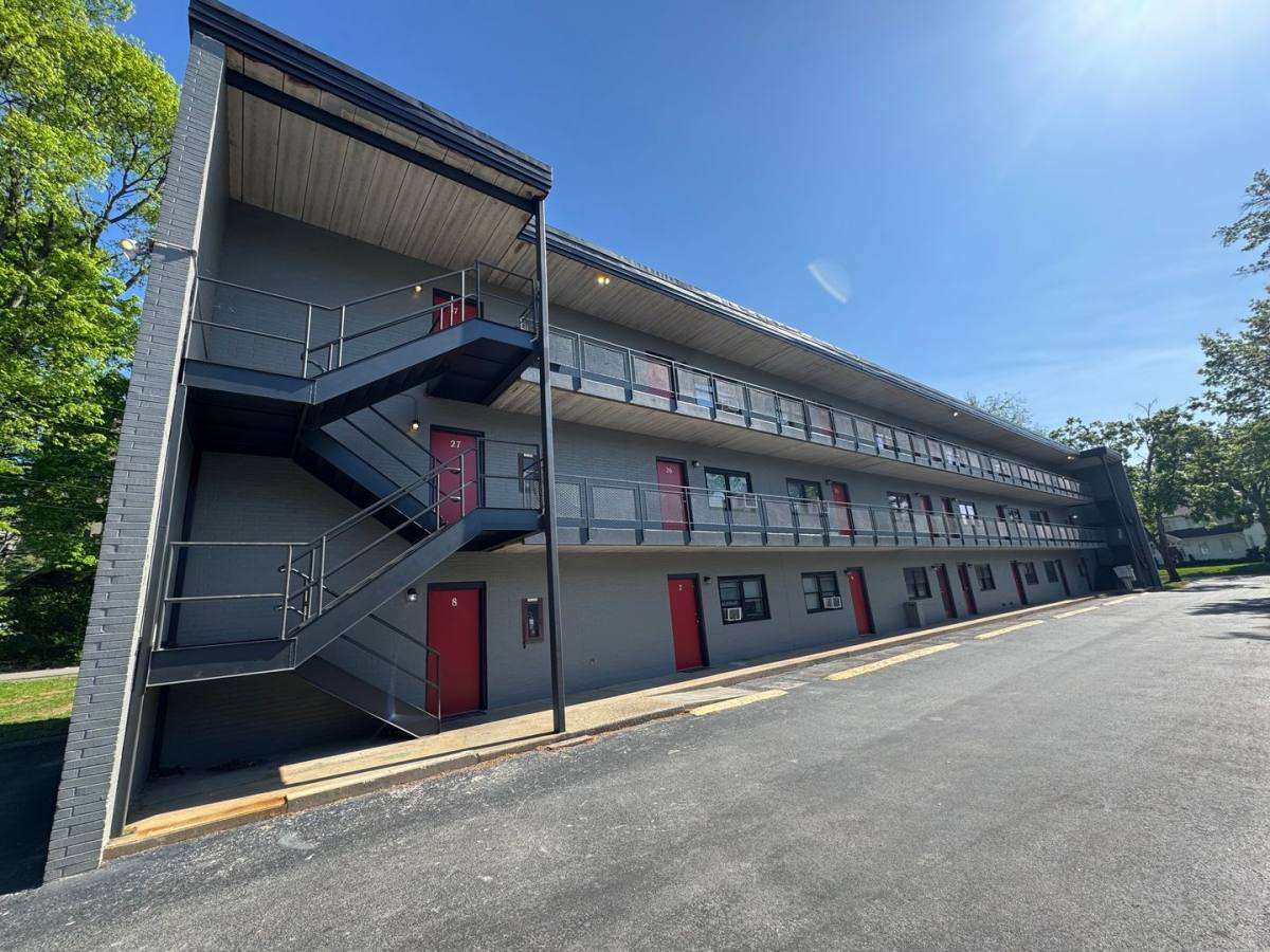 Apartment for rent at 1555 Chestnut St, Bowling Green, KY 42101