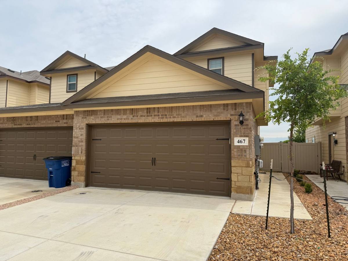 Townhouse for rent at 467 Emma Dr, New Braunfels, TX 78130
