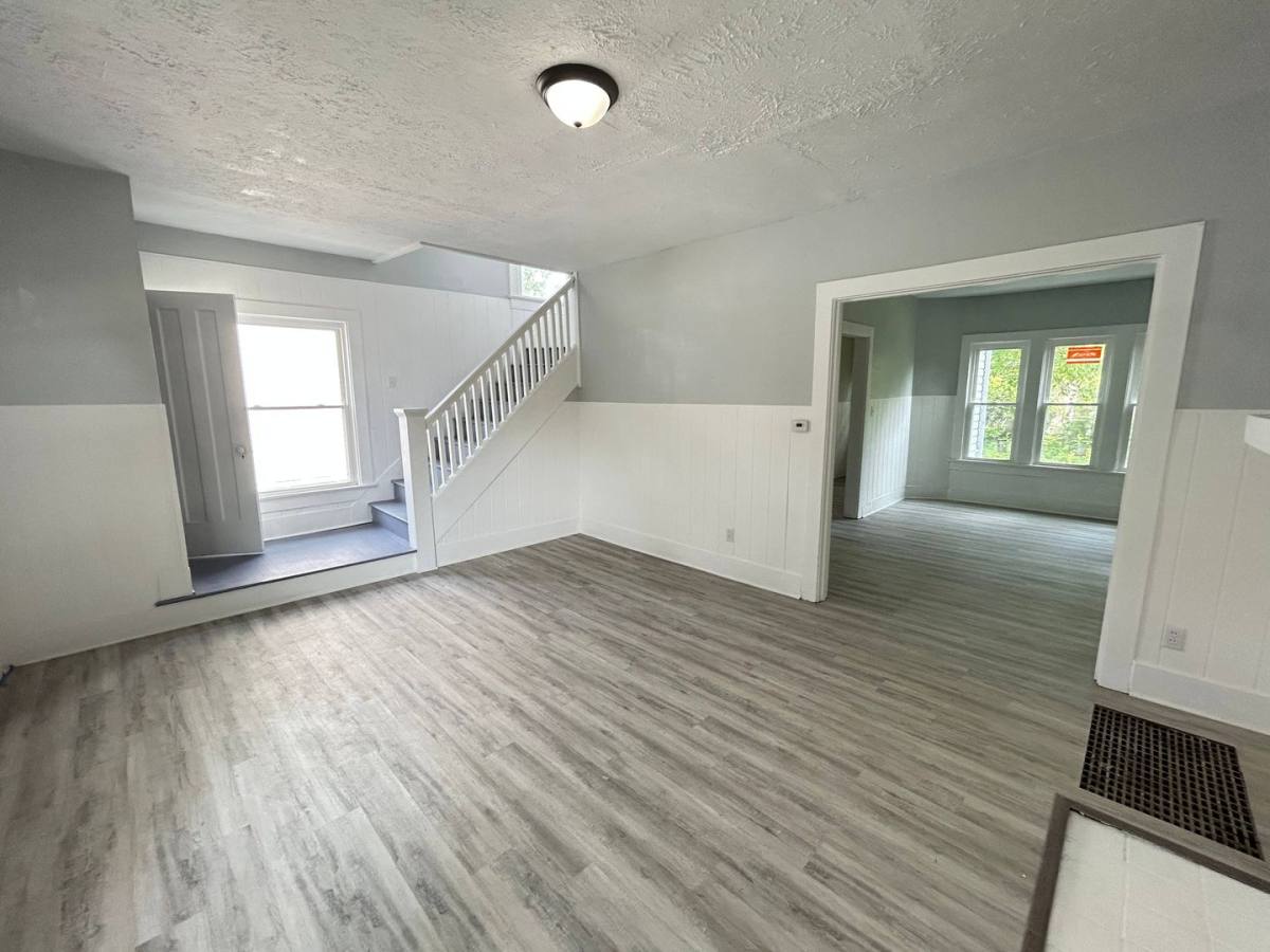 Apartment for rent at 949-951 Ferndale Ave, Dayton, OH 45406