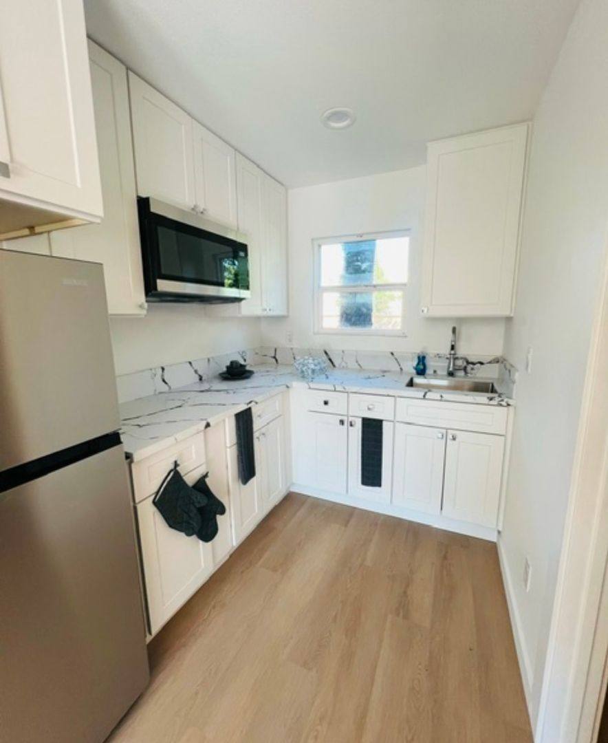 Apartment for rent at 6343-45 Rosemead Blvd, San Gabriel, CA 91775