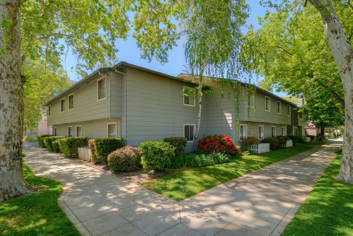 Apartment for rent at 1324 G St, Sacramento, CA 95814