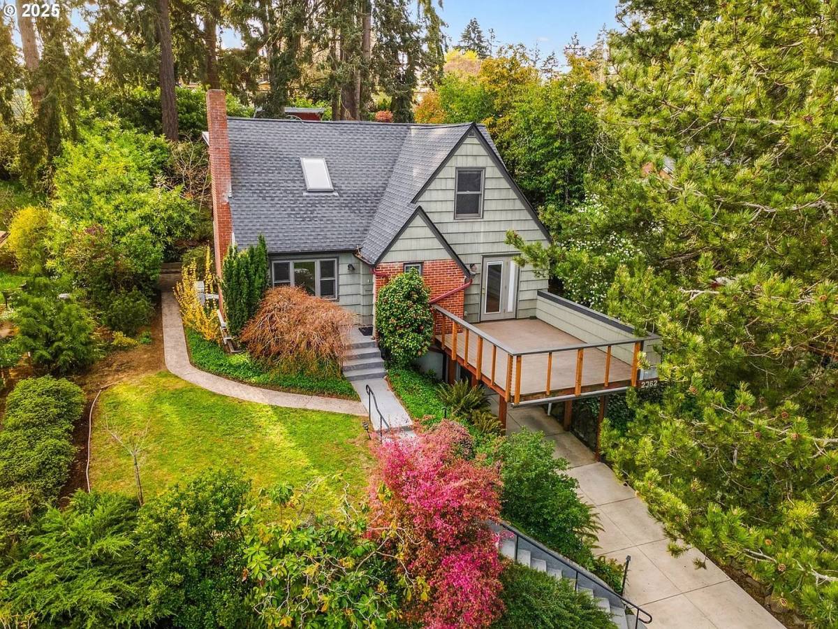 House for rent at 2362 Charnelton St, Eugene, OR 97405