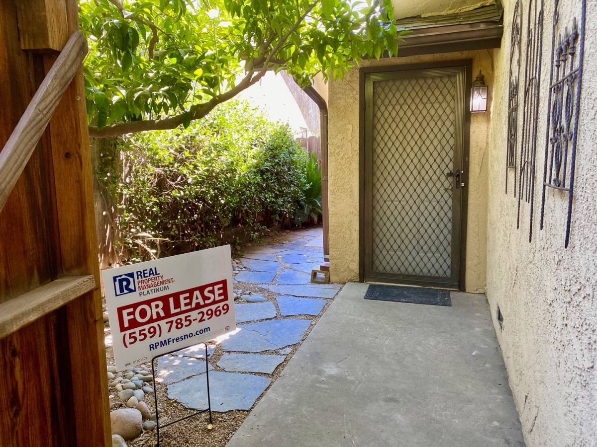 Condo for rent at 70 W Sierra Ave, Fresno, CA 93704