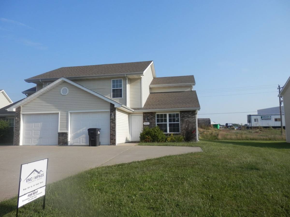 Apartment for rent at 5709-5711 Canaveral Dr, Columbia, MO 65201