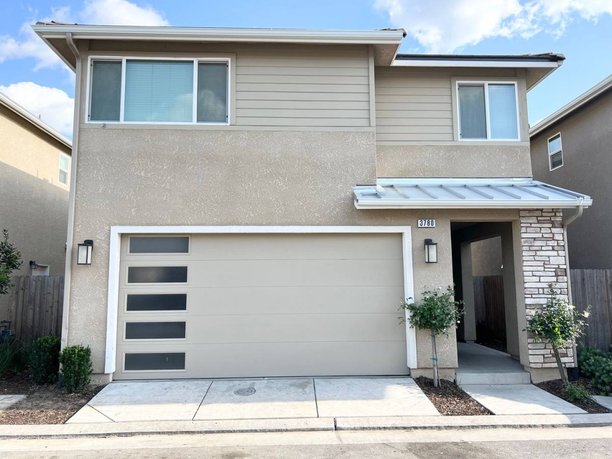 House for rent at 3780 N Parkstone Way, Clovis, CA 93619