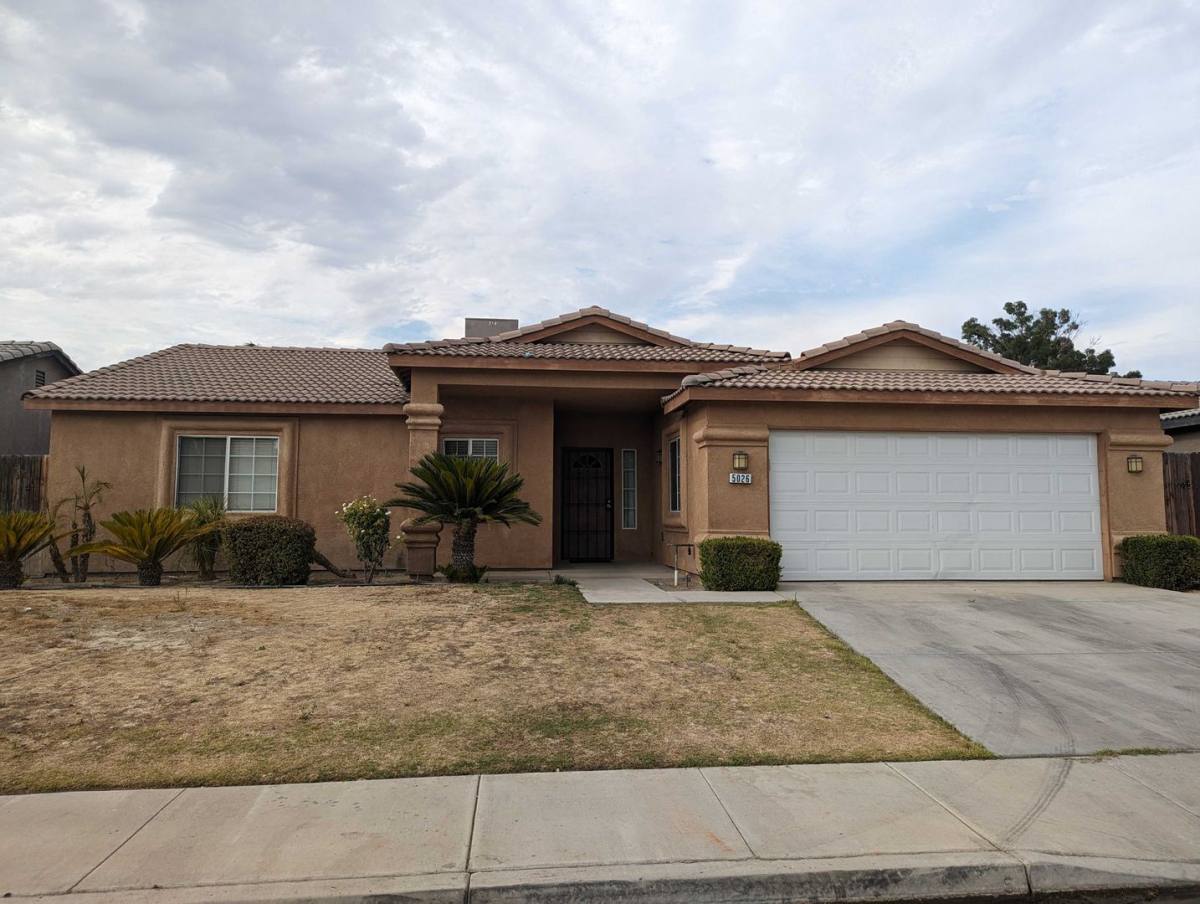 House for rent at 5026 La Pinta Maria Dr, Bakersfield, CA 93307