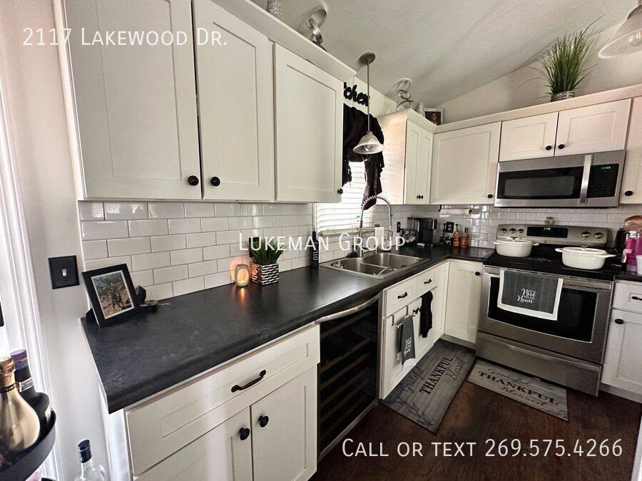 House for rent at 2117 Lakewood Dr, Kalamazoo, MI 49048
