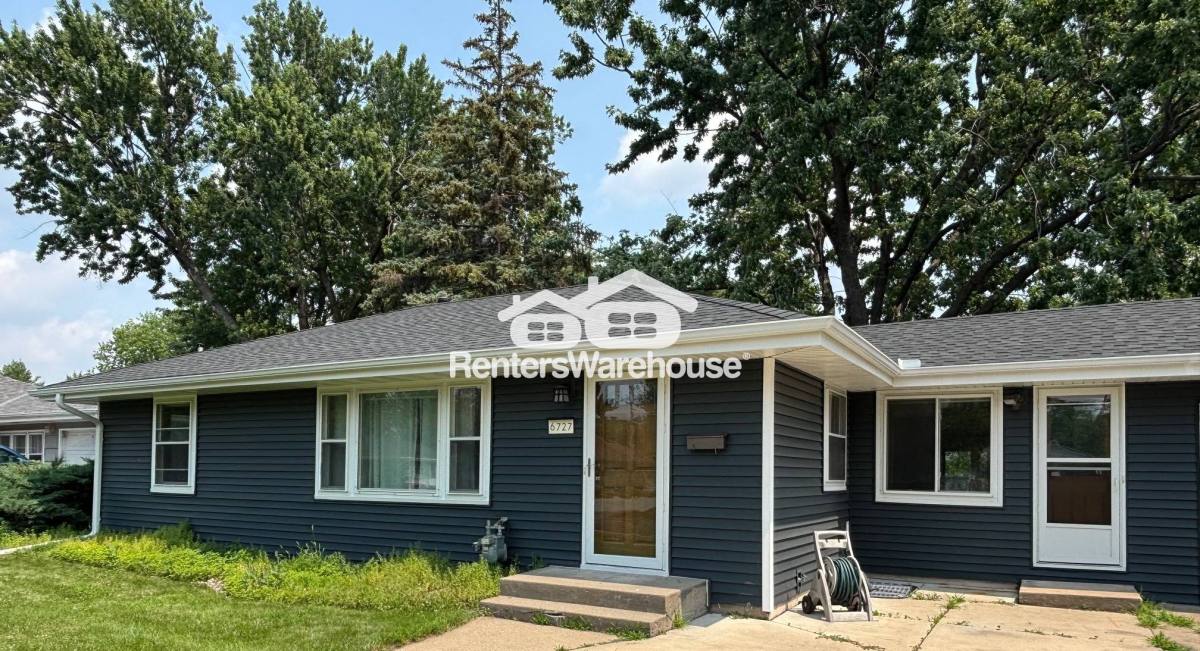 House for rent at 6727 Bloomington Ave, Minneapolis, MN 55423