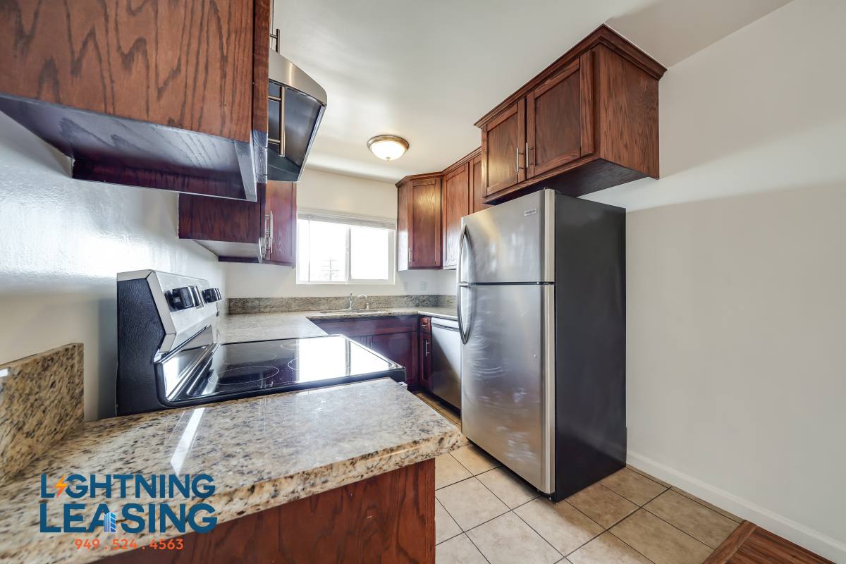 Apartment for rent at 17348 Burbank Blvd #18D, Encino, CA 91316