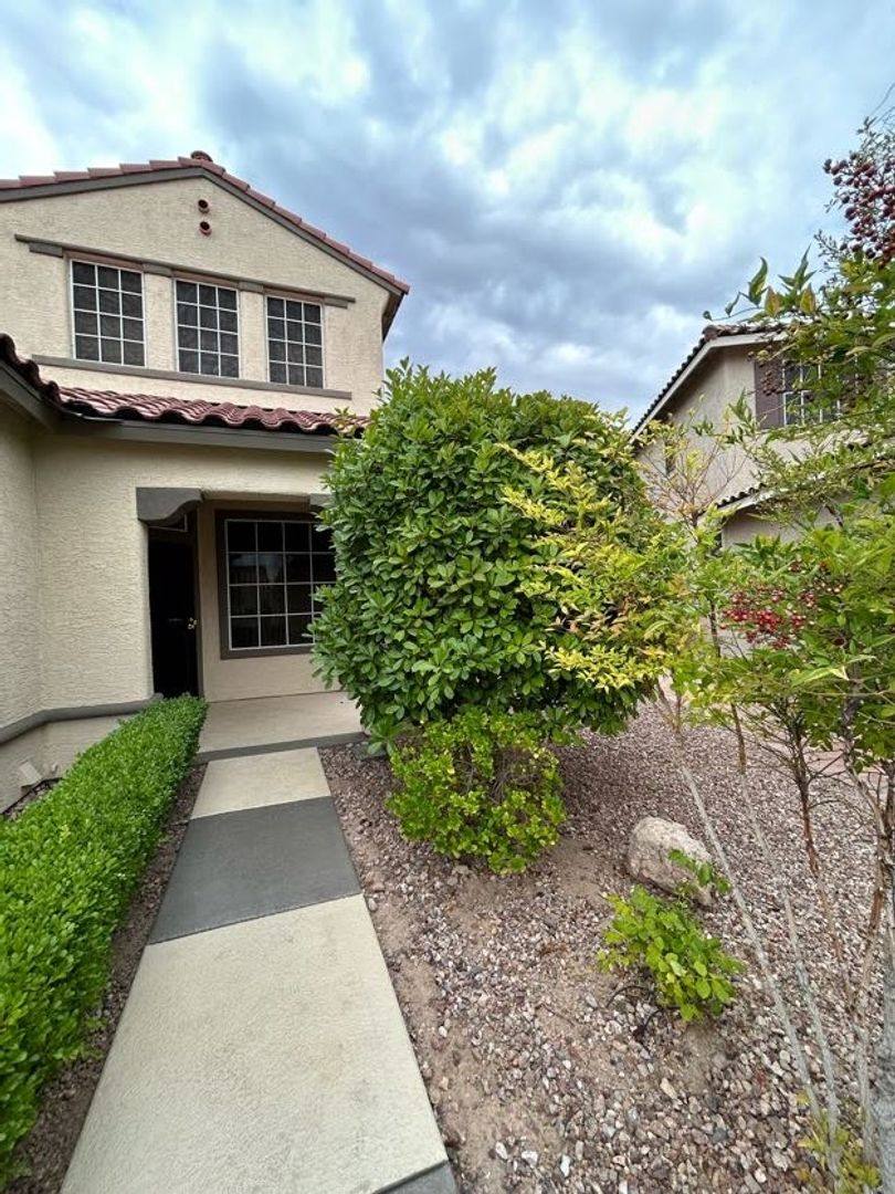 House for rent at 3033 Panorama Ridge Dr, Henderson, NV 89052
